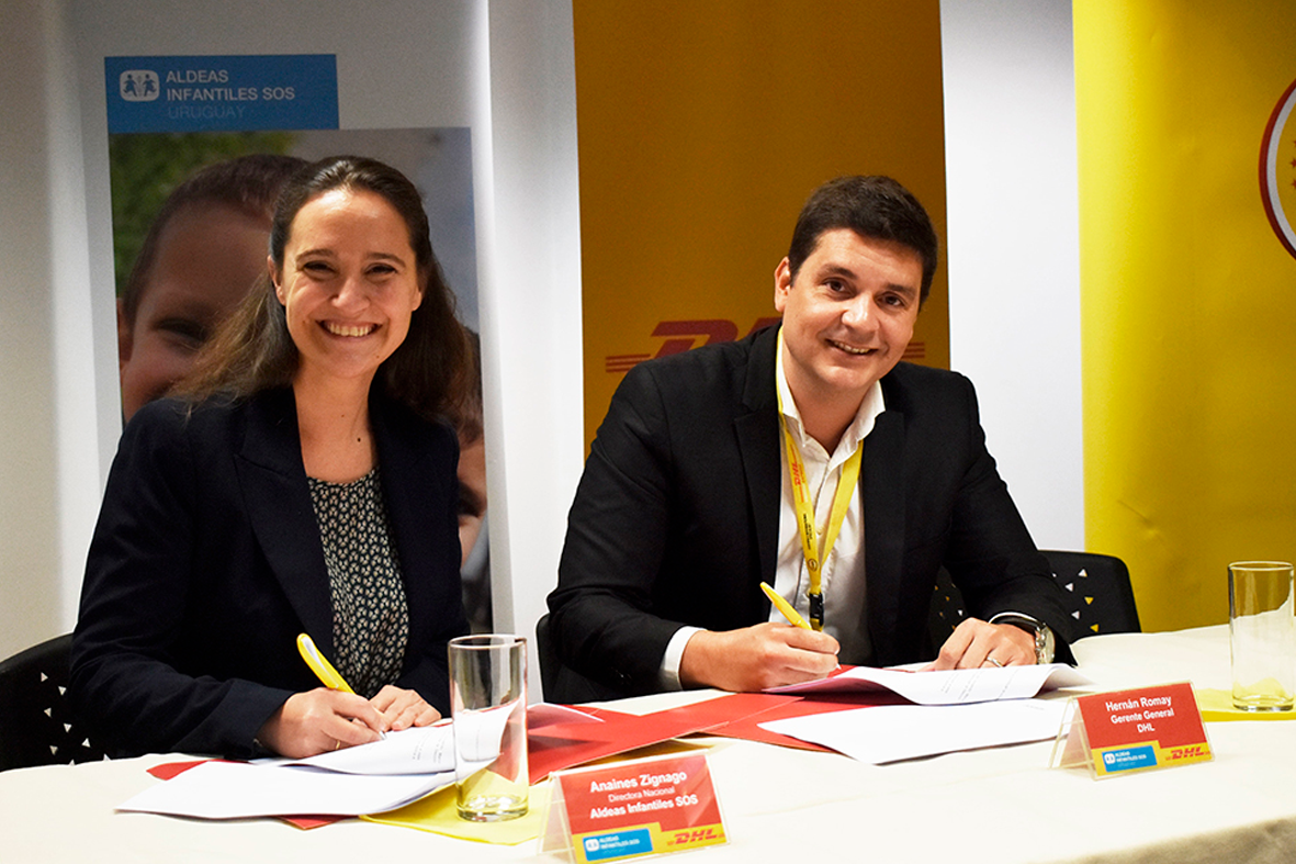 Foto "Acuerdo con DHL"